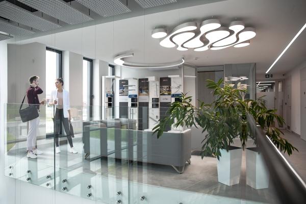 Moderne LED-Deckenleuchte mit kreativem Design